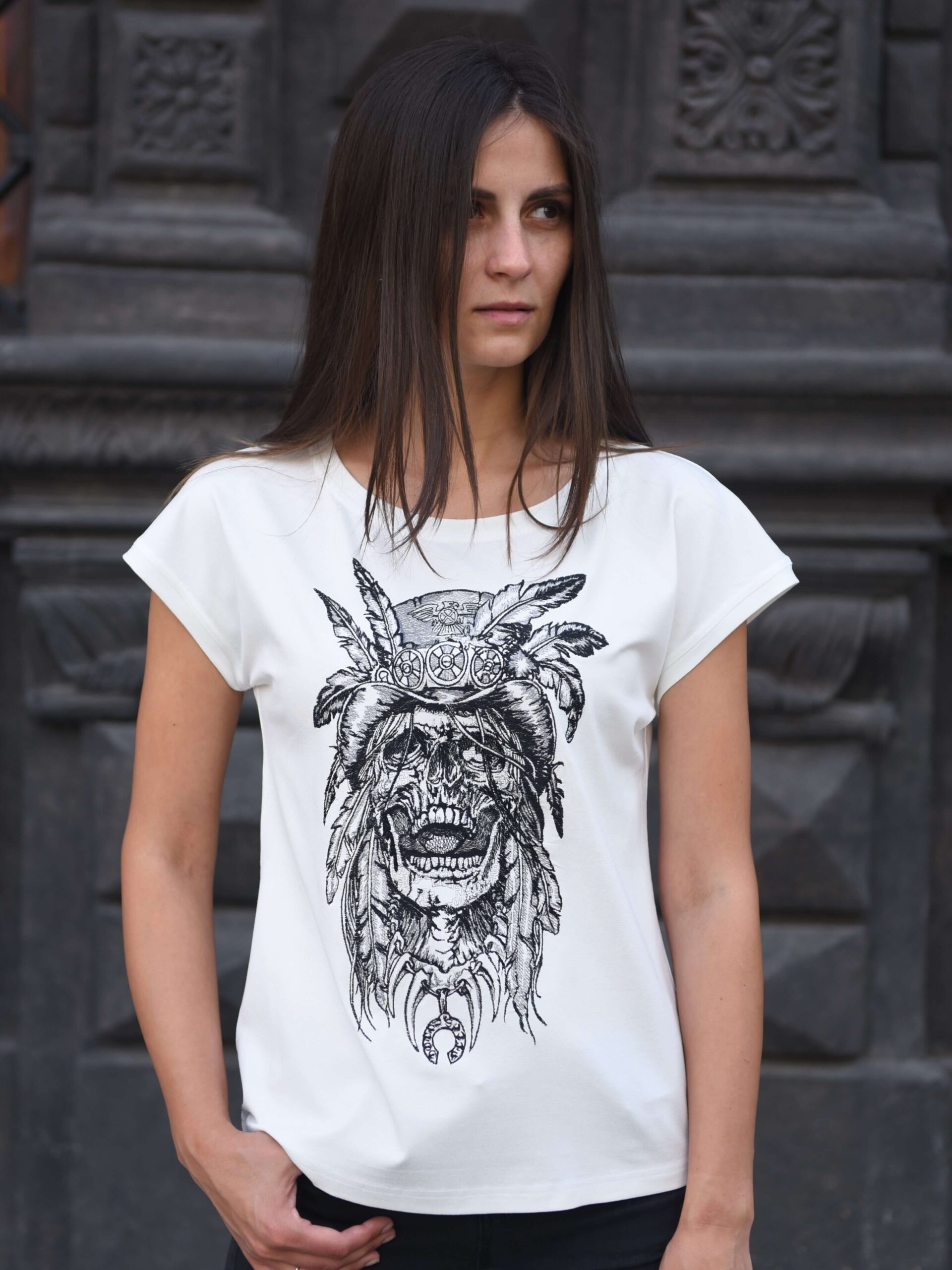 Футболка жіноча «Indian scull» молочна