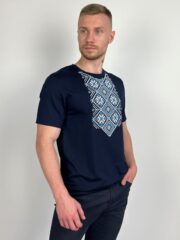 Чоловіча футболка «Поліська зірка» темно-синя, деталі вишивки